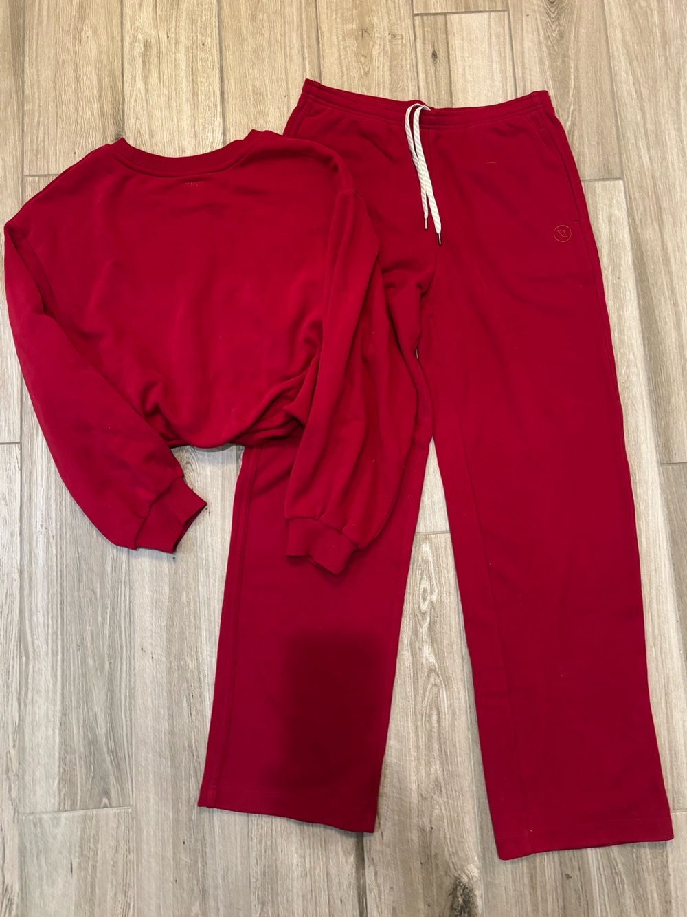 Vuori sweatshirt/ sweatpants set